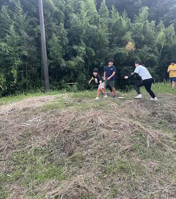 職員に捕まるな～💨💨