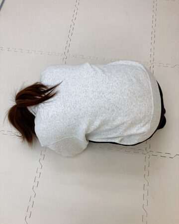 手をついて、、ジャンプ！！