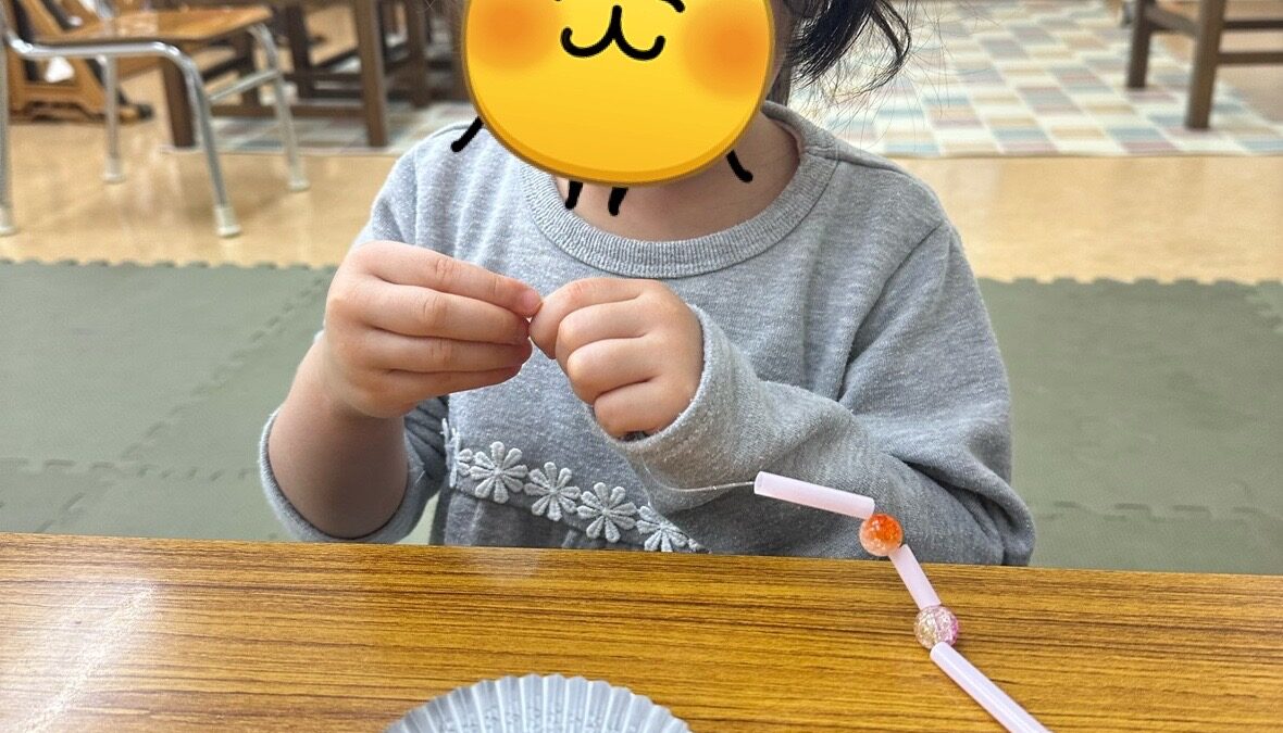 ストローでアクセサリー作り✨