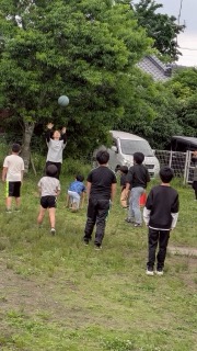 ボールだるまさんが転んだ！～楽しみながら挑戦する力を育てよう～