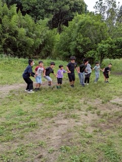 「言うこと一緒・やること逆」ゲームに挑戦！