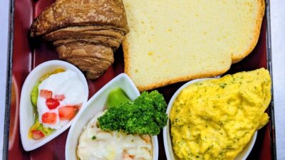 【三股町】老人ホーム様へお届けした、やさしい朝ごはん｜小鉢で楽しむ、えがおの里三股のお弁当